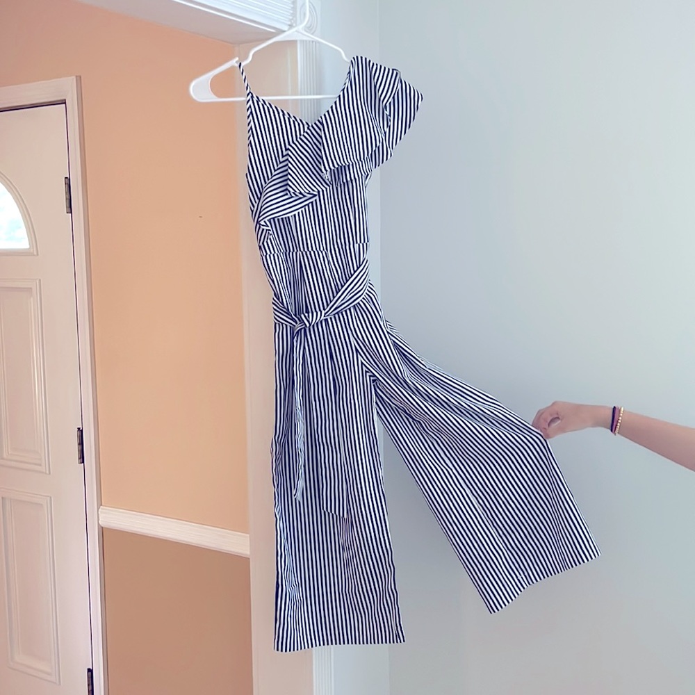 Adorable Navy & White one shoulder jumpsuit - Girls Size 10